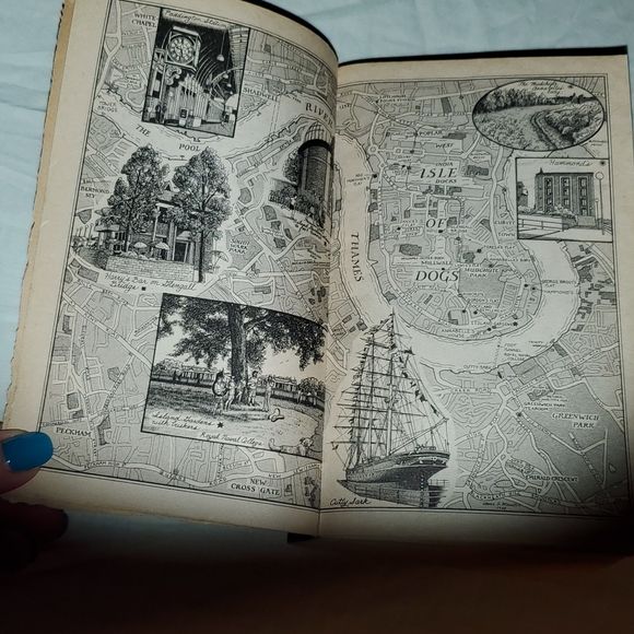 FREE w/bundle or 3/$5 📚 "Kissed a Sad Goodbye" A Mystery by Deborah Crombie - Picture 4 of 6